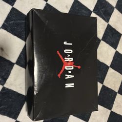 I wato sell these shoes but I never wore them and I just wanted to get read read get rid of them any offers!??