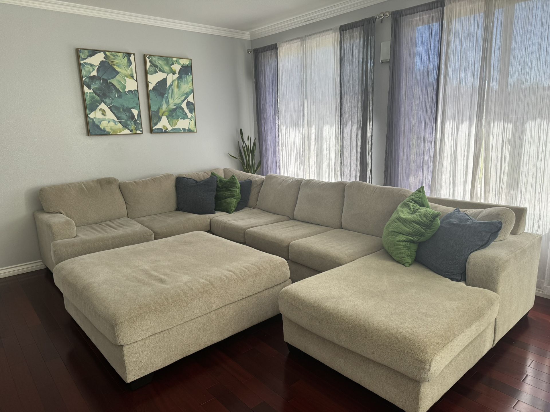 LARGE Sectional L-shaped with Chaise and ottoman