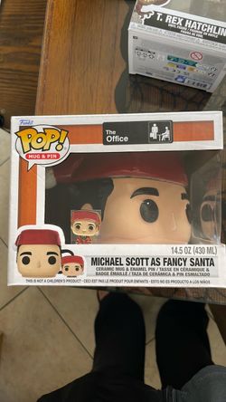 Funko Pop Mug & Pin – Michael Scott Fancy Santa