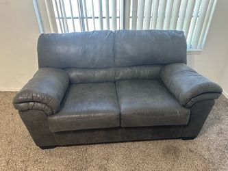Couch Sofa Love Seat - Excellent Condition