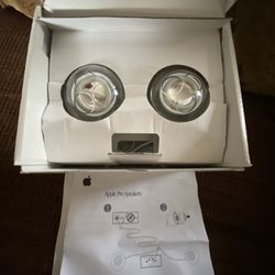 Apple pro speakers M8756G/A (Send best offers)