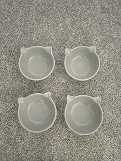 Cat bowls x4