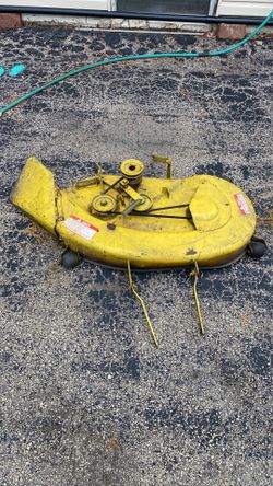 John Deere riding mower deck from model 111L