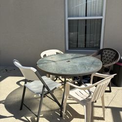 Patio table with 4 chairs 