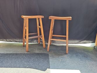 2 wooden bar stools