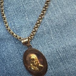 10k Gold Chain And Pendant. 