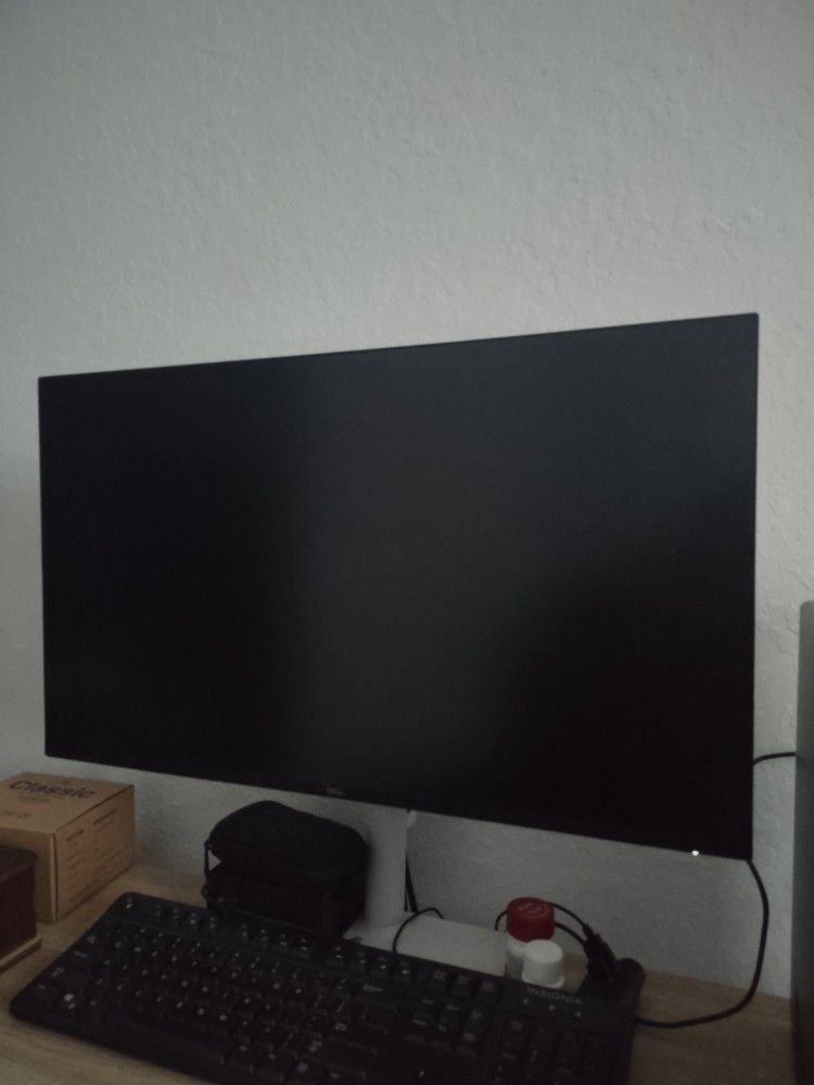 Selling A 2k Res 27" Dell Monitor ($125)
