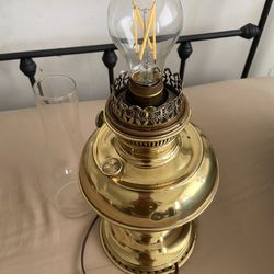 Antique Brass Rayo Oil Lamp, Electrified Works Great.