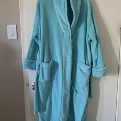 Women’s Large Robe (Croft & Barrow)
