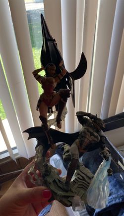 Injustice statue collectible