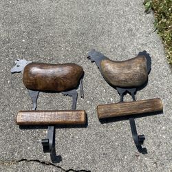 WOOD/IRON 3-D chicken and bull WALL HOOK$20