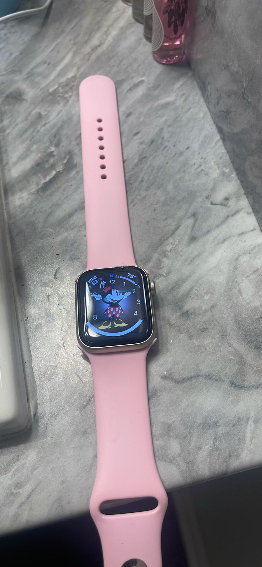 Apple Watch ( Pink Bands )