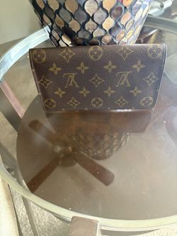Pre Owned authentic Louis Vuitton wallet 