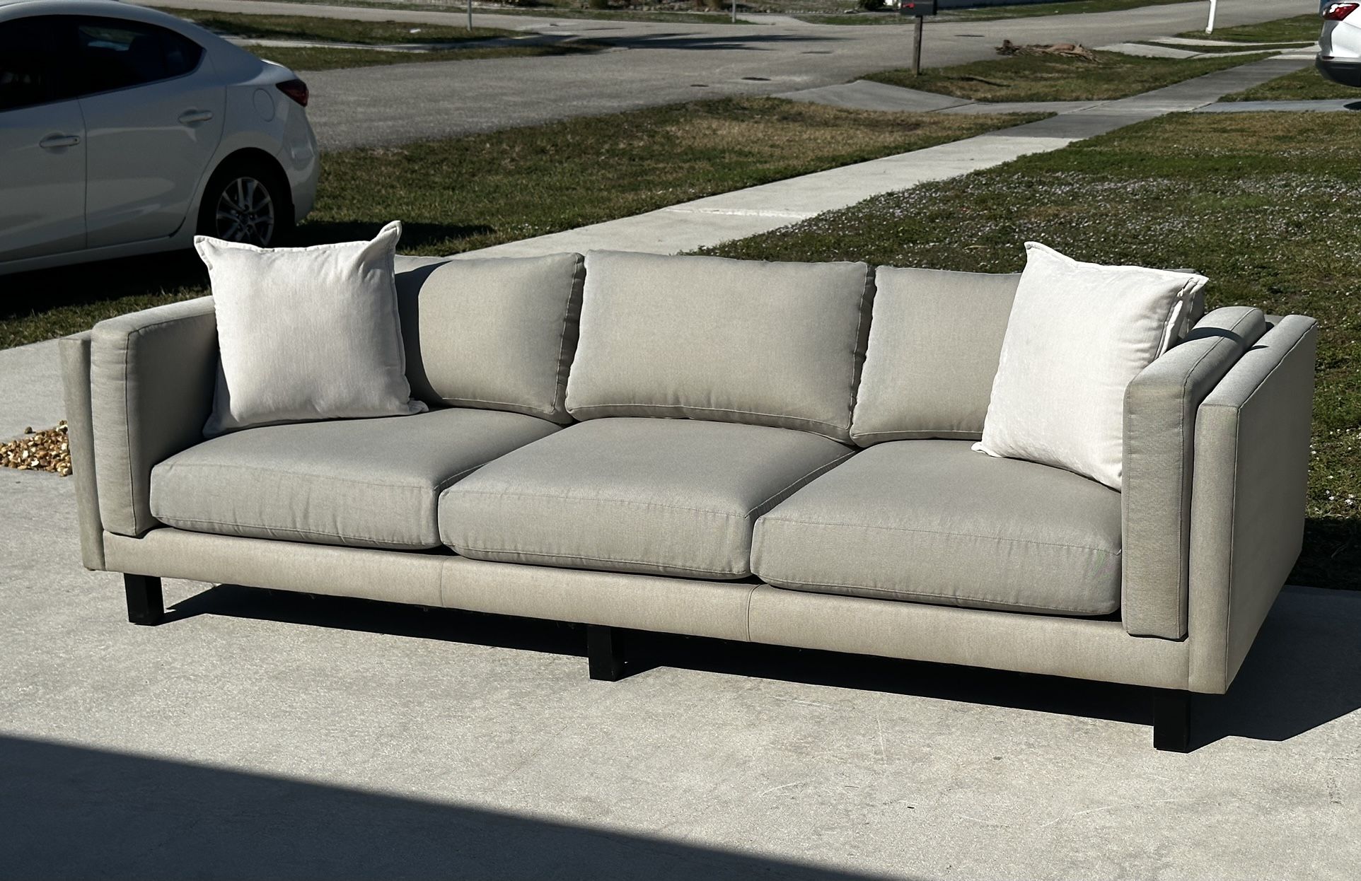 Room & Board Sofa Couch - Delivery Included 🛻