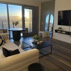 MODERN LIVING ROOM ITEMS FOR SALE!