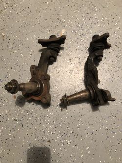 89-95 2wd Toyota Pickup Spindles