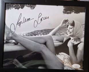 Sophia Loren Signed 8x10 Photo JSA COA