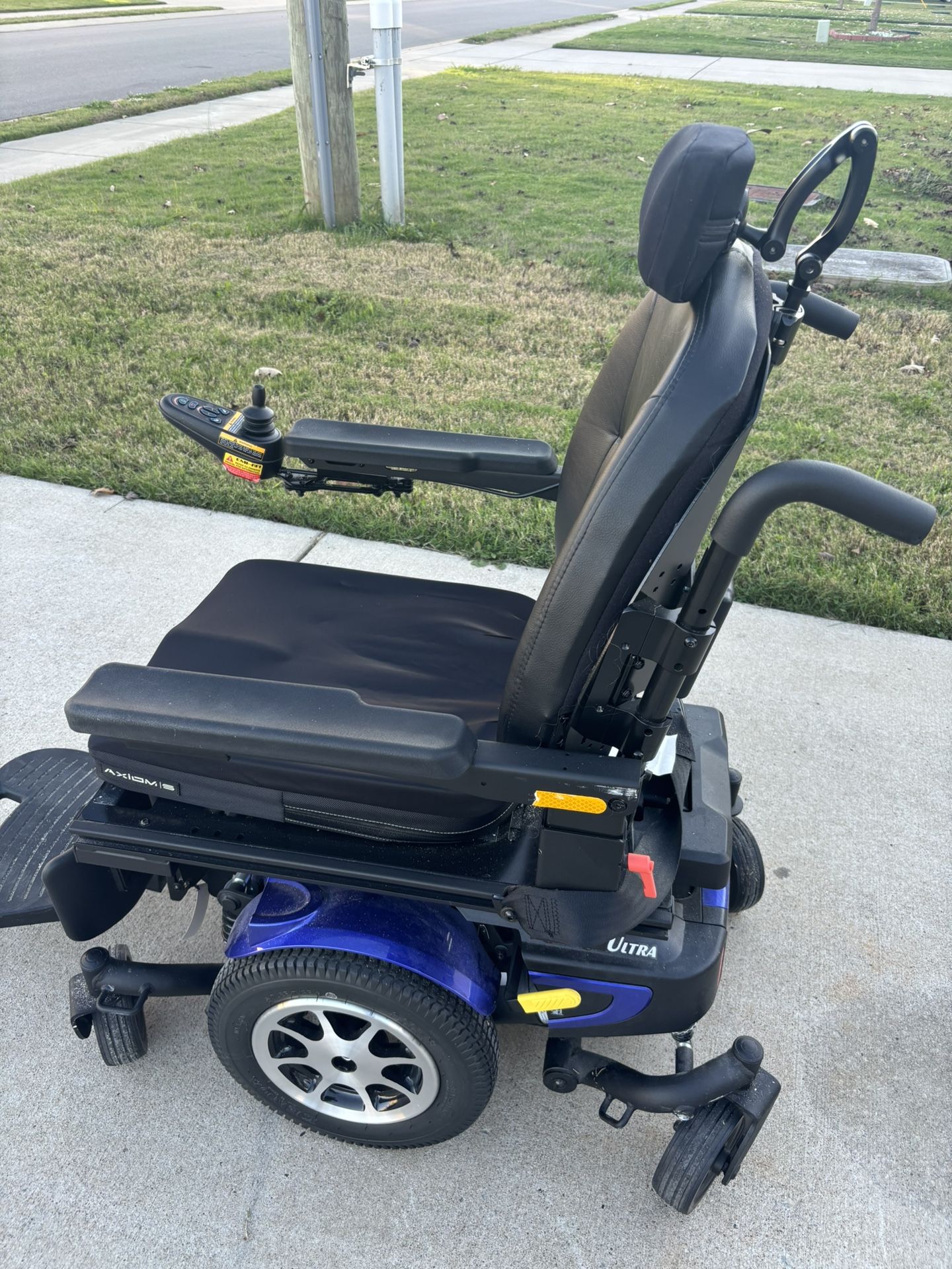 Merits Ultra Power Chair P325