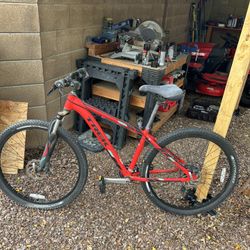 Trek Marlin 5 Mountain Bike