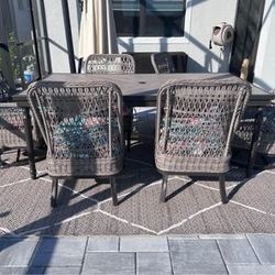 Allen & Roth Patio Dinning Set