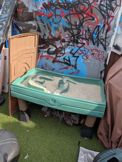 Sand table