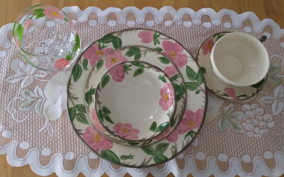 Vintage Franciscan Desert Rose Dinnerware 6 Pc. Setting For 1.