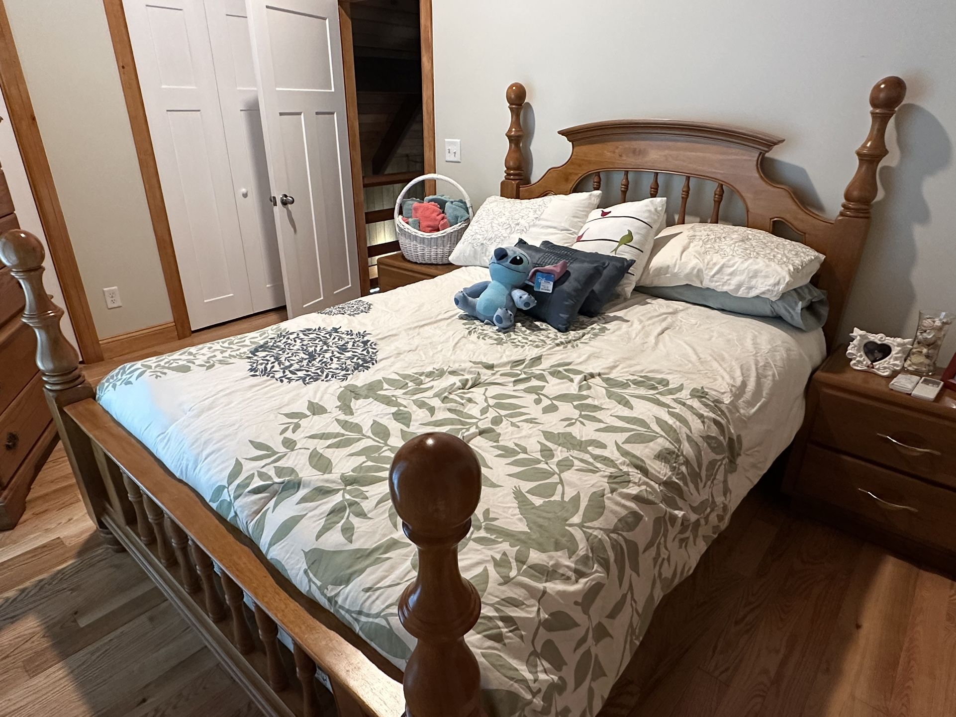 Queen Bedroom Set