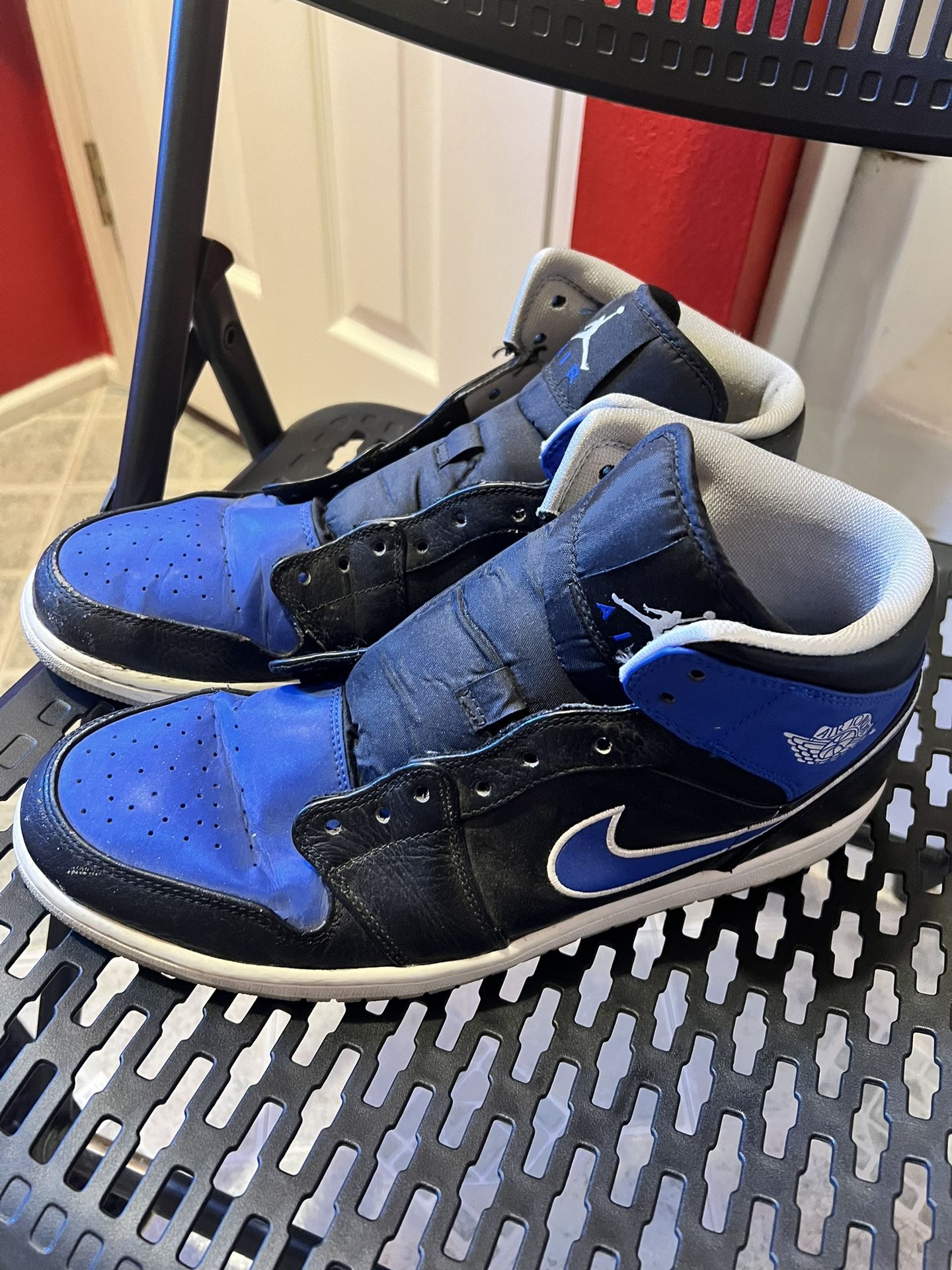 Jordan Mids 