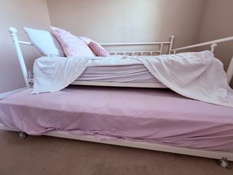 Girls bed frame - trundle