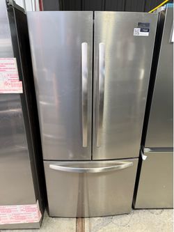 New open box Frigidaire 31.5 in. 18 cu. ft. Counter Depth French Door Refrigerator in Fingerprint-Resistant Stainless Look