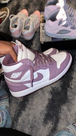 Air Jordan 1 Purple