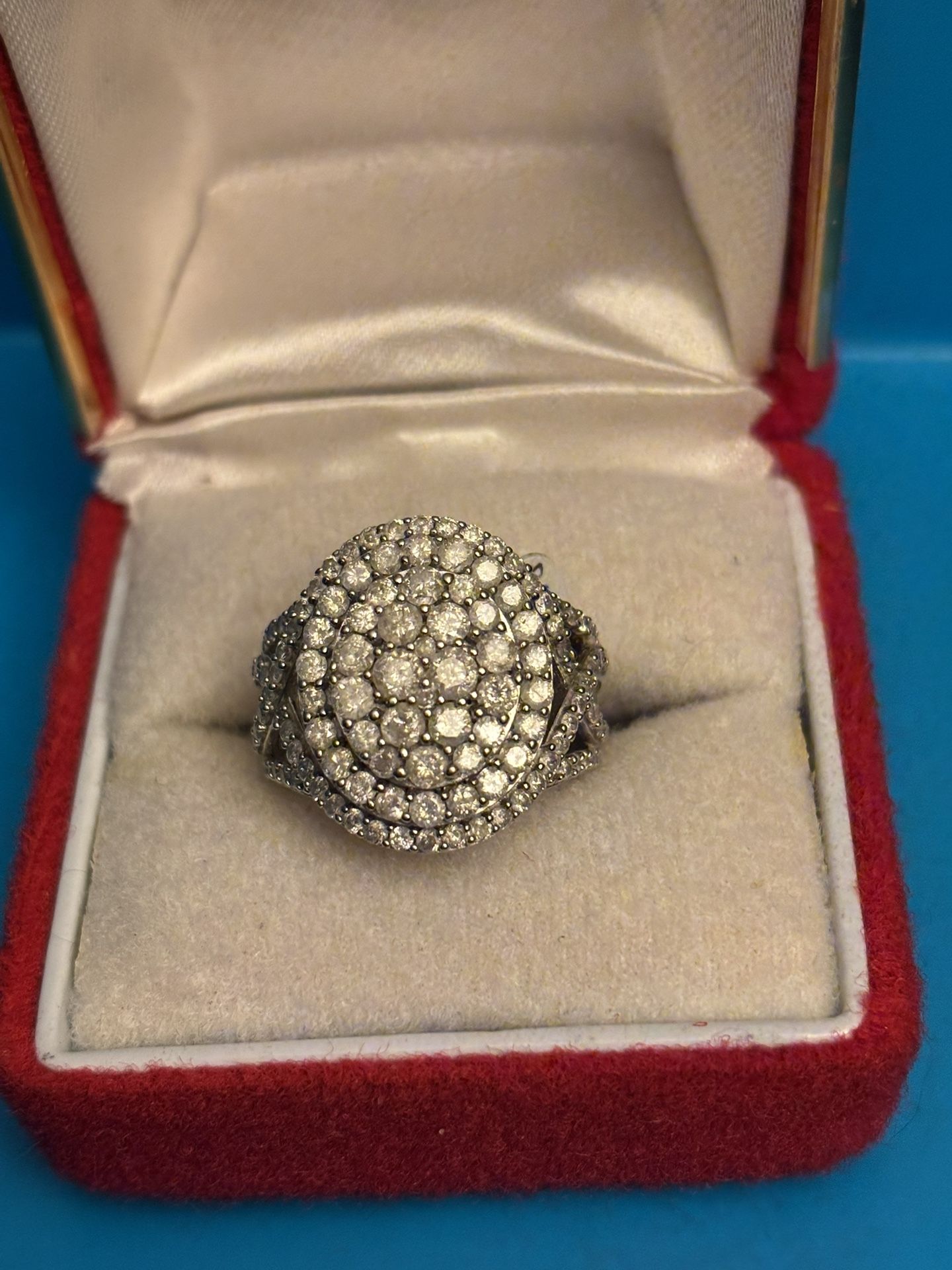 10 K White Gold Ring With Diamonds