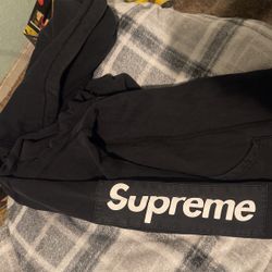 supreme hoodie, box logo on sleeve