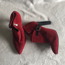 Machi  red heels