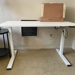 White Standing Desk / Electric Power
