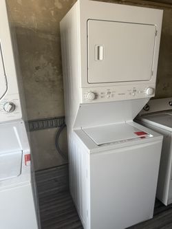 Frigidaire  Stackable Gas Like New