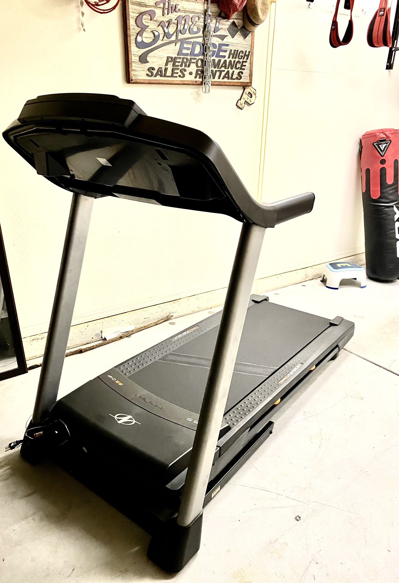 Nordic Track T6.5s treadmill for Sale in Chandler, AZ OfferUp