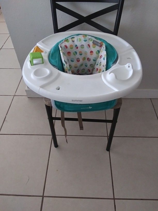 Summer baby chair is missing some toys but it can be used like this