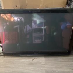 Panasonic 45in With Roku Set Up W Remote 