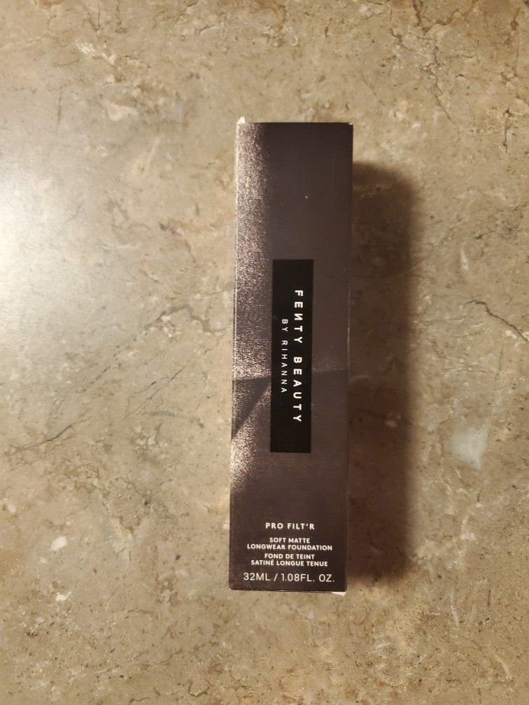 Fenty Beauty PRO FILT'R SOFT MATTE LONGWEAR FOUNDATION. shade 185 light medium N