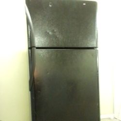 Black Frigidaire Refrigerator Working Perfectly Fine Very Clean I Can Deliver To You 90 Days Warranty 