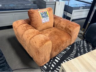 Accent chair! Easy financing! 🏡💙☎️