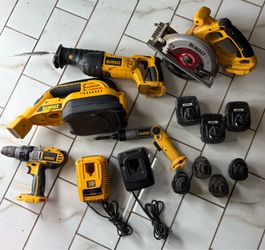 DeWalt Tools  and batteries . Herramienta