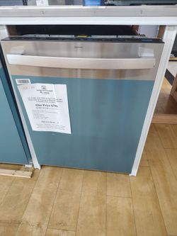 $799 GE Profile dishwasher with third rack and bottle jets