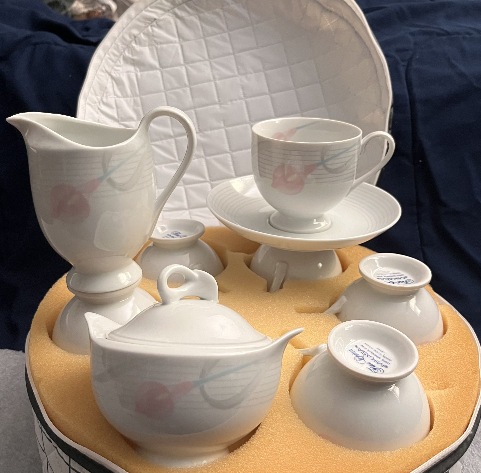Mikasa Cups, Saucers Serenade pink