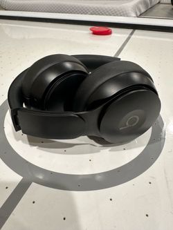 Beats Solo Pro