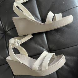 Crocs leigh hotsell wedge sandal