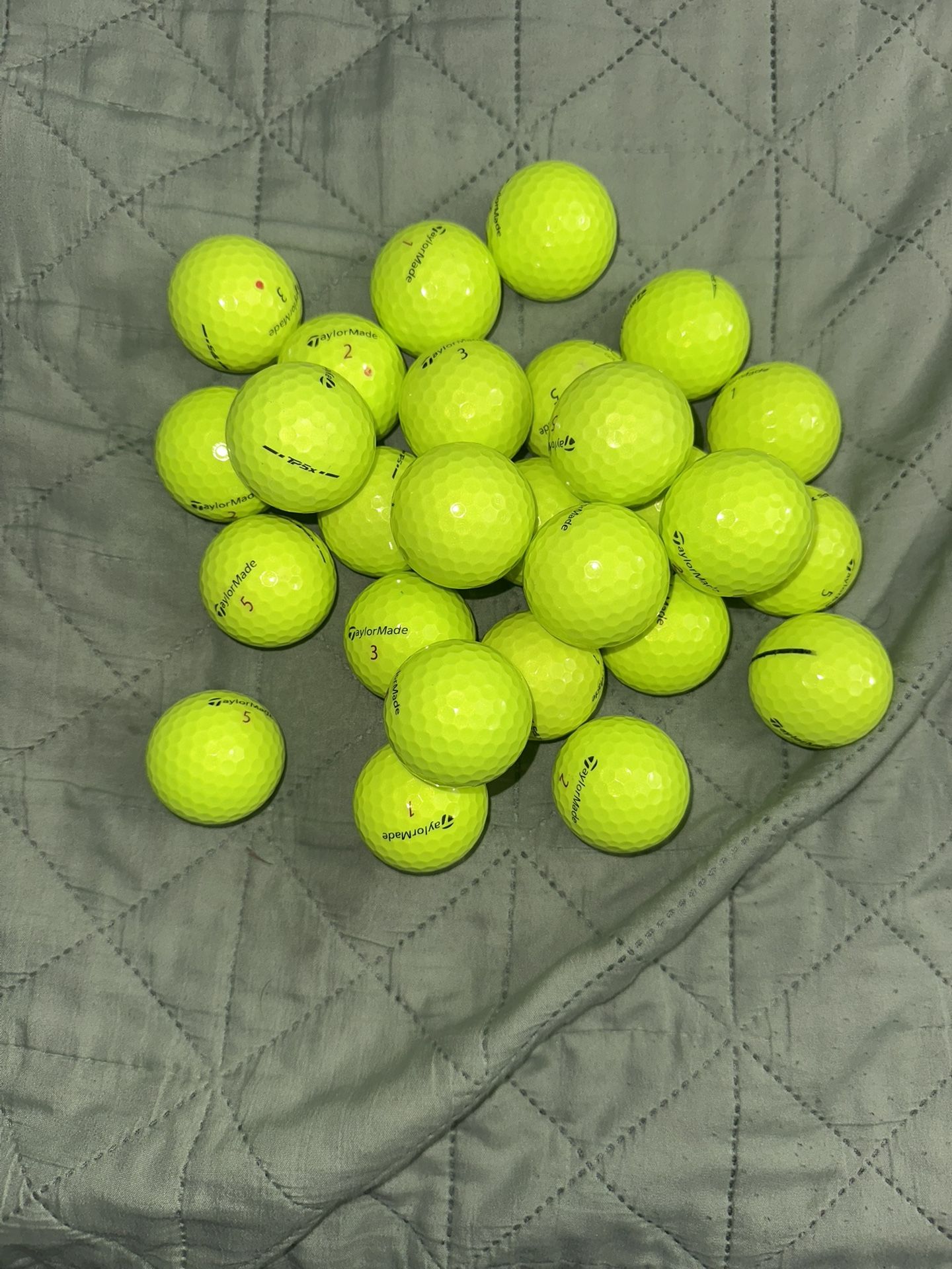 27 Mix Tp5 Tp5x Taylormade Yellow Golf Balls