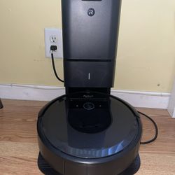 iRobot- Roomba J7 Vacuum 