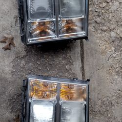 2011 GMC Sierra Denali Head Lights With Bulbs Good Condiy
